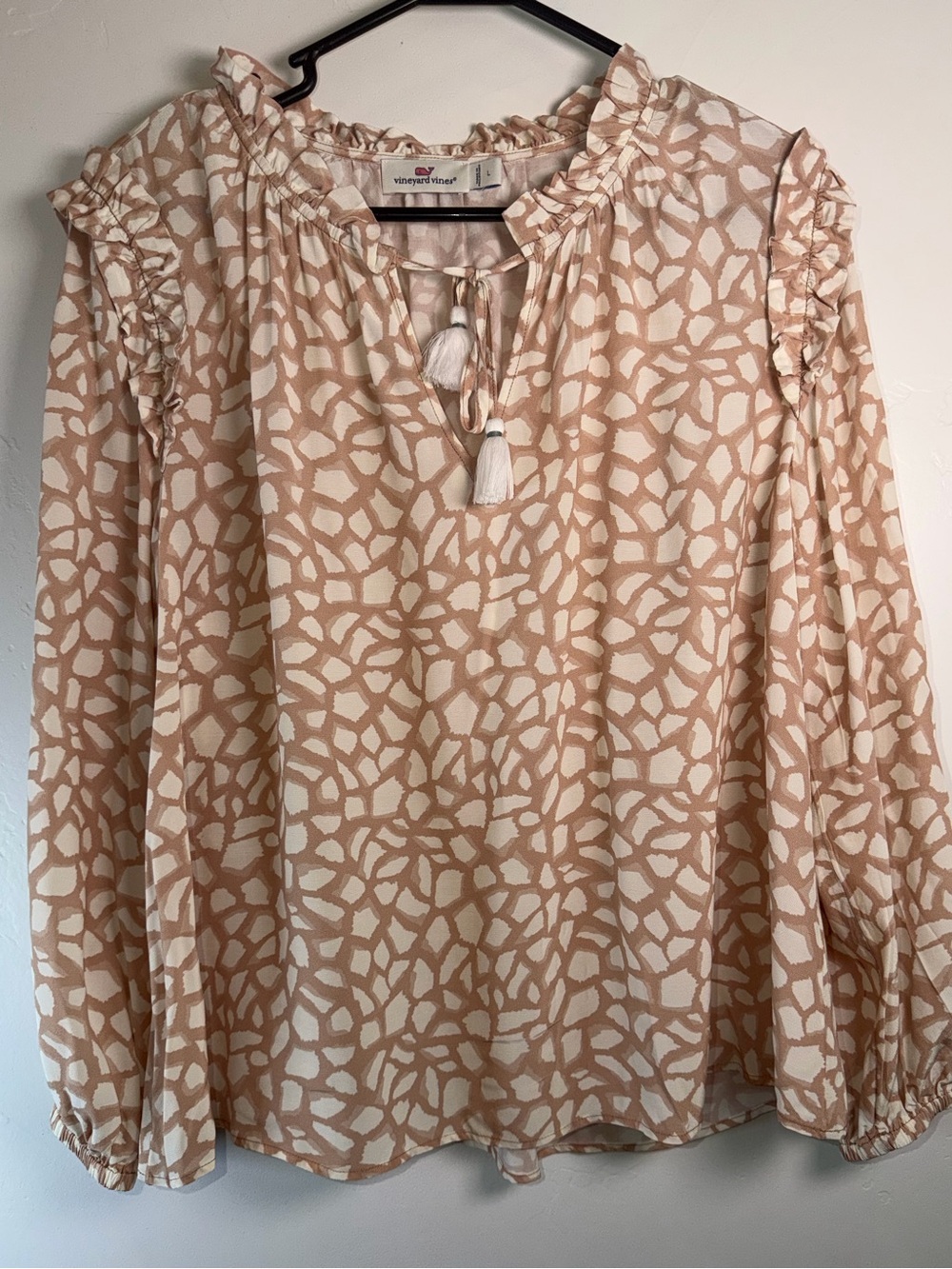 Vineyard Vines Ruffle Blouse Tassel Tie Top Tan Cream Print Size Large